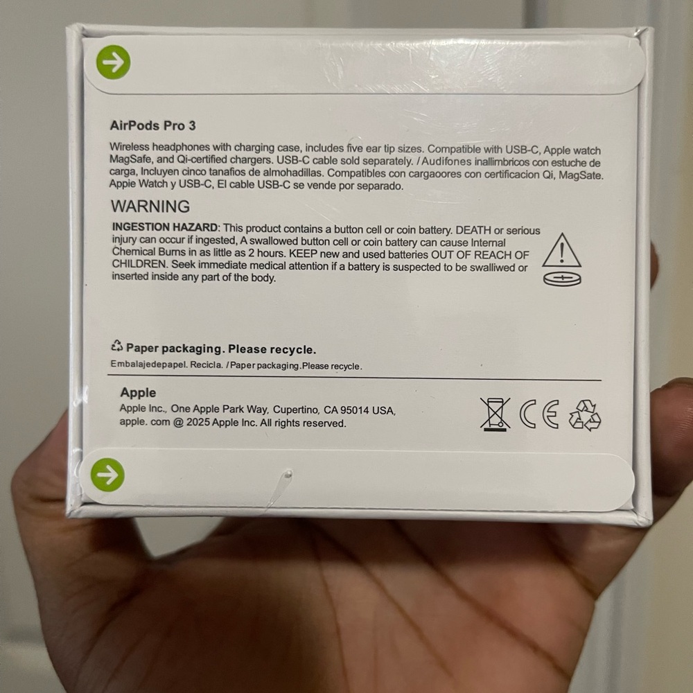 Apple AirPods Pro 3 with White Case